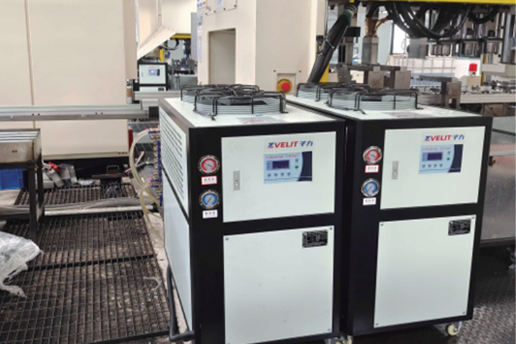 生產(chǎn)需要工業(yè)冷水機(jī)時(shí)選風(fēng)冷式還是水冷式的好?